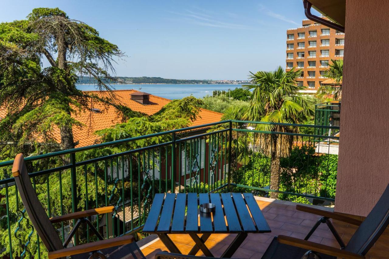 Apartments Sara 7, 8, 9 Portoroz Bagian luar foto